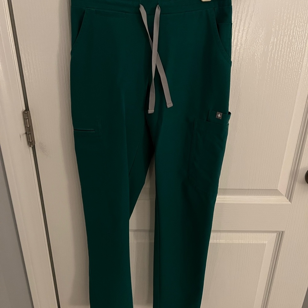 Figs skinny leg scrub pants